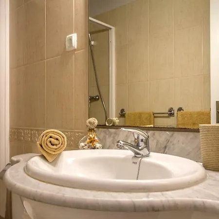 בית נופש Old Town House Madeira פונשל